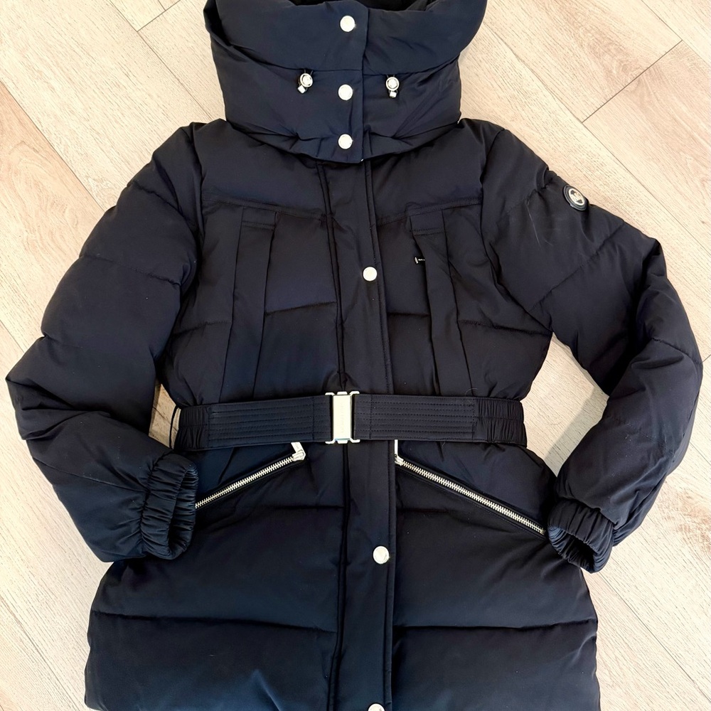 Michael Kors
Belted Channel
Quilted Hooded
Puffer Coat